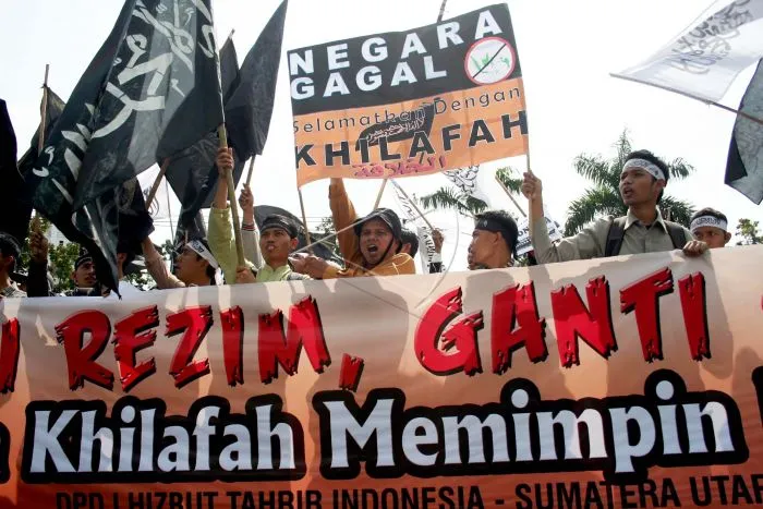 Ketika Indonesia Bertekuk Lutut Ganyang HTI